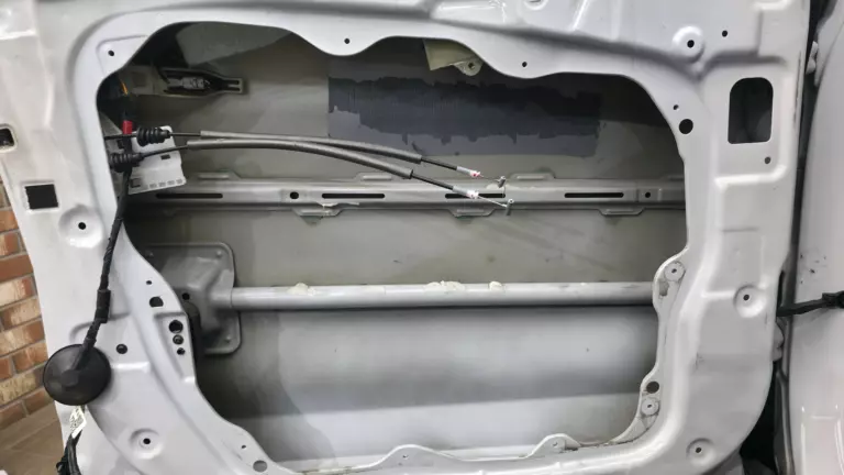 Шумоизоляция дверей Hyundai Santa Fe-1